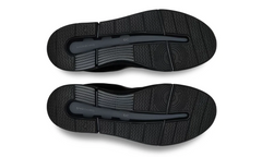 On Running The Roger Advantage 'All Black'