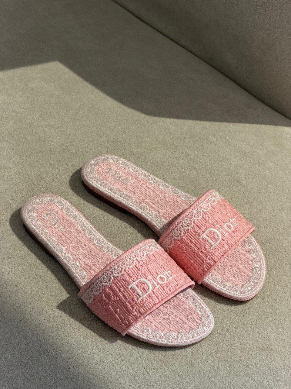DIOR
