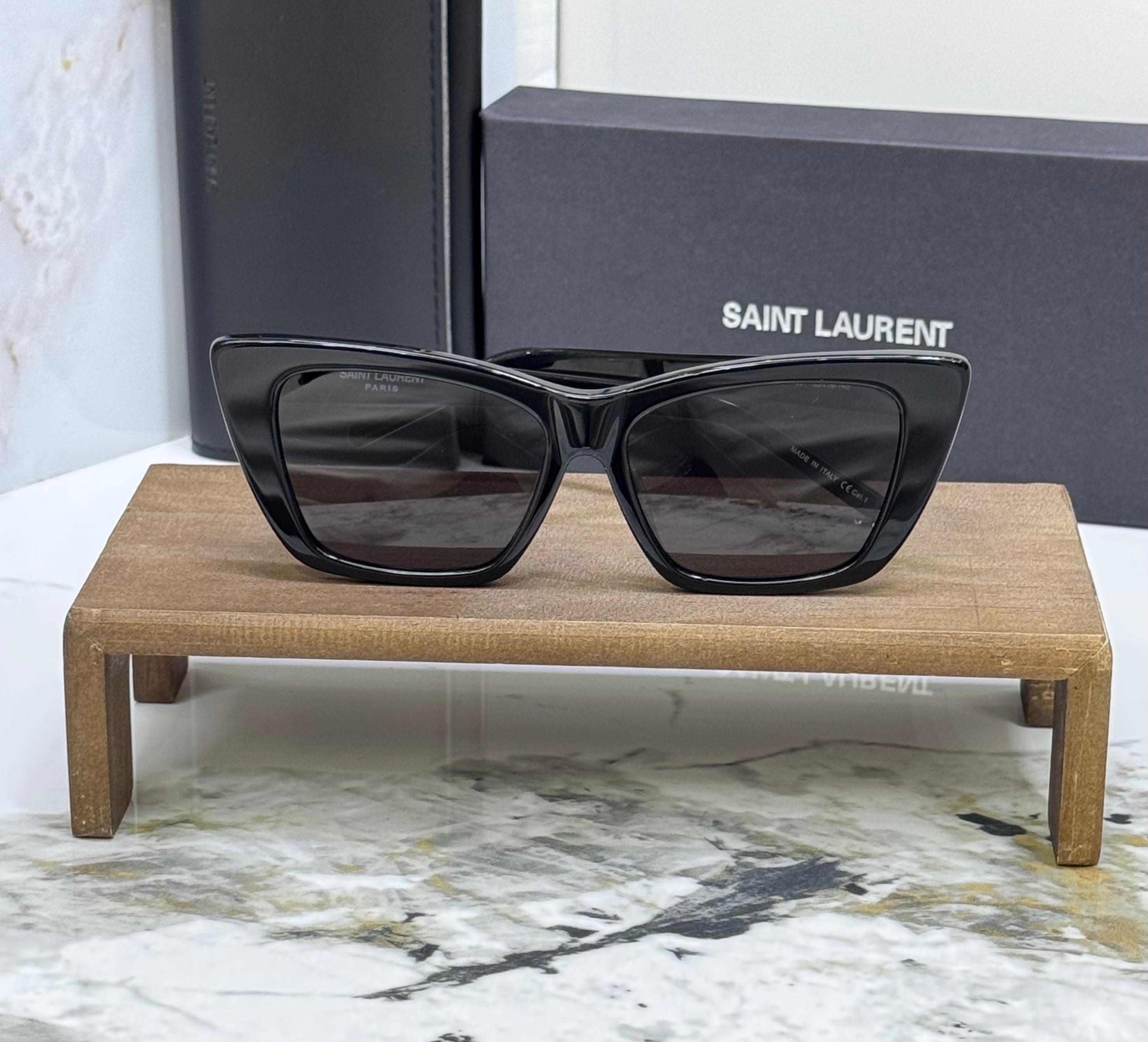 SAINT LAURENT