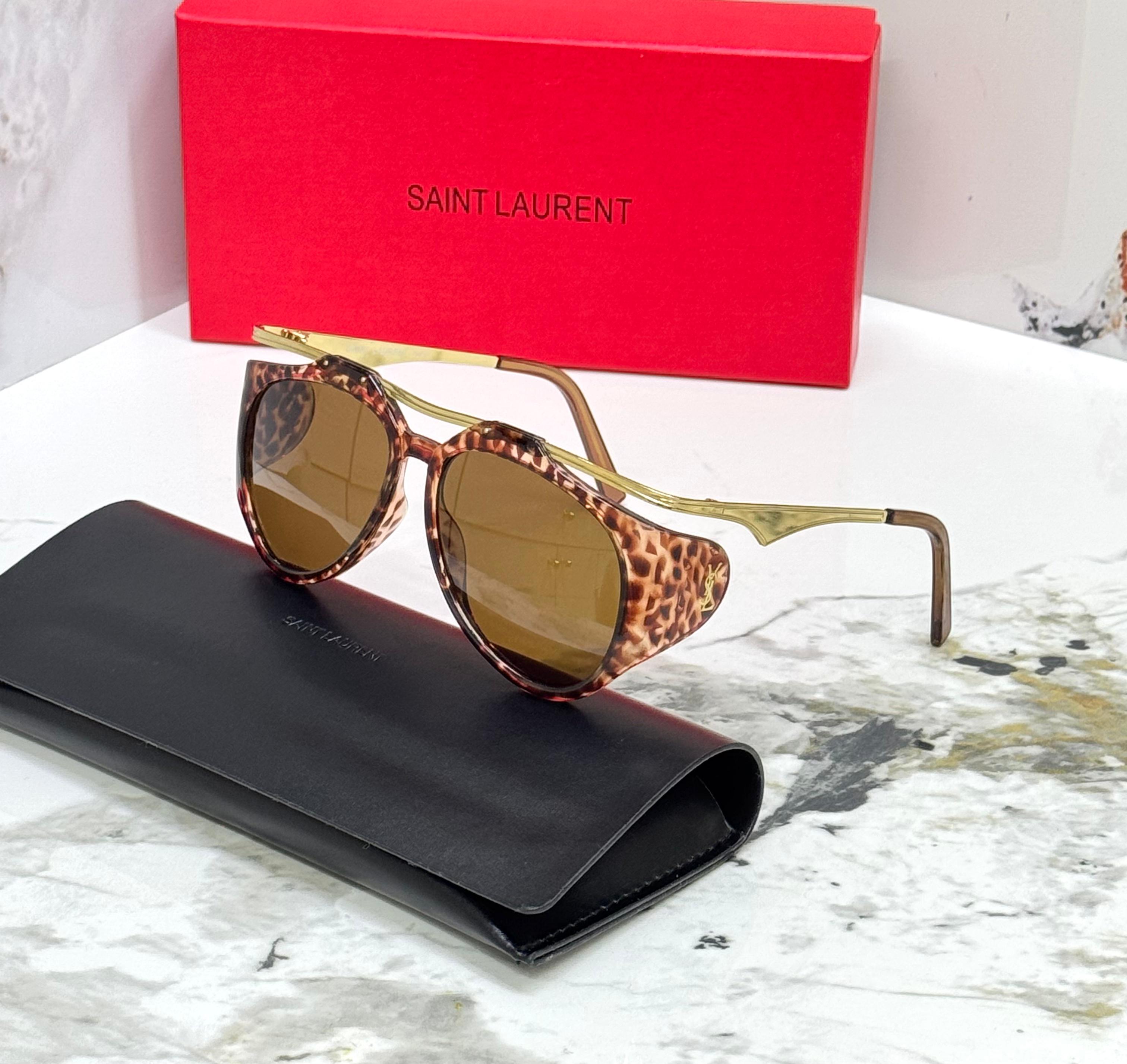 SAINT LAURENT